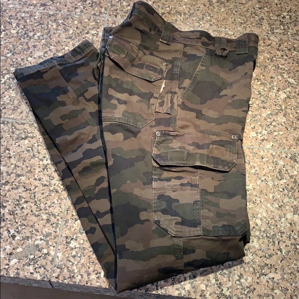 Duluth trading company camo flex firehose pants